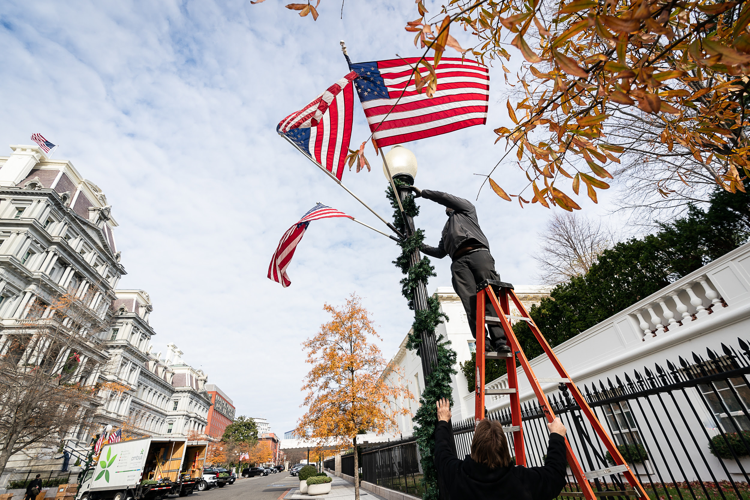 Сми сша. Американское посольство в Киеве. Бойкот со стороны США. The American Embassy in Ukraine.