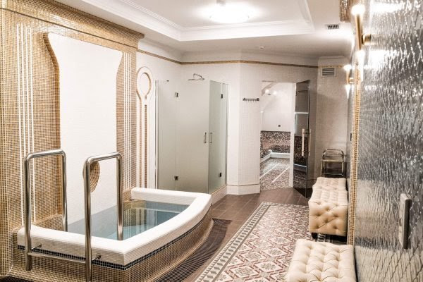 Купель в СПА центре
